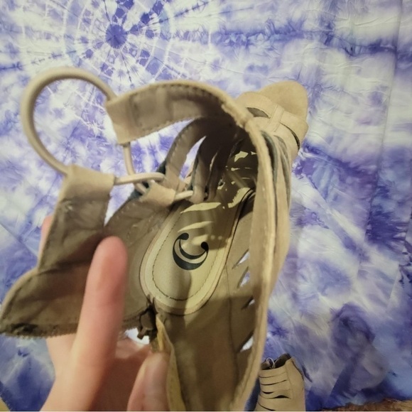 Charming Charlie Tan Peep Toe Wedge Shoes Size 9M - Picture 11 of 13